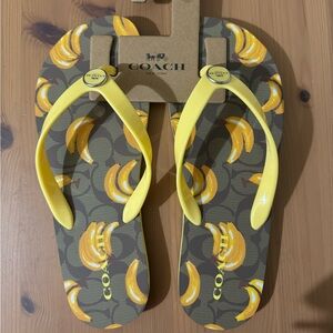 🍌Coach Zayn Flip Flop With Banana Print